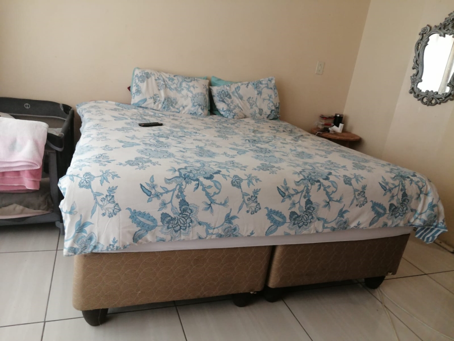 6 Bedroom Property for Sale in Geelhoutpark North West